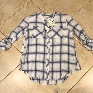 Brand🆕😍🔥 A.N.A long sleeve shirt.